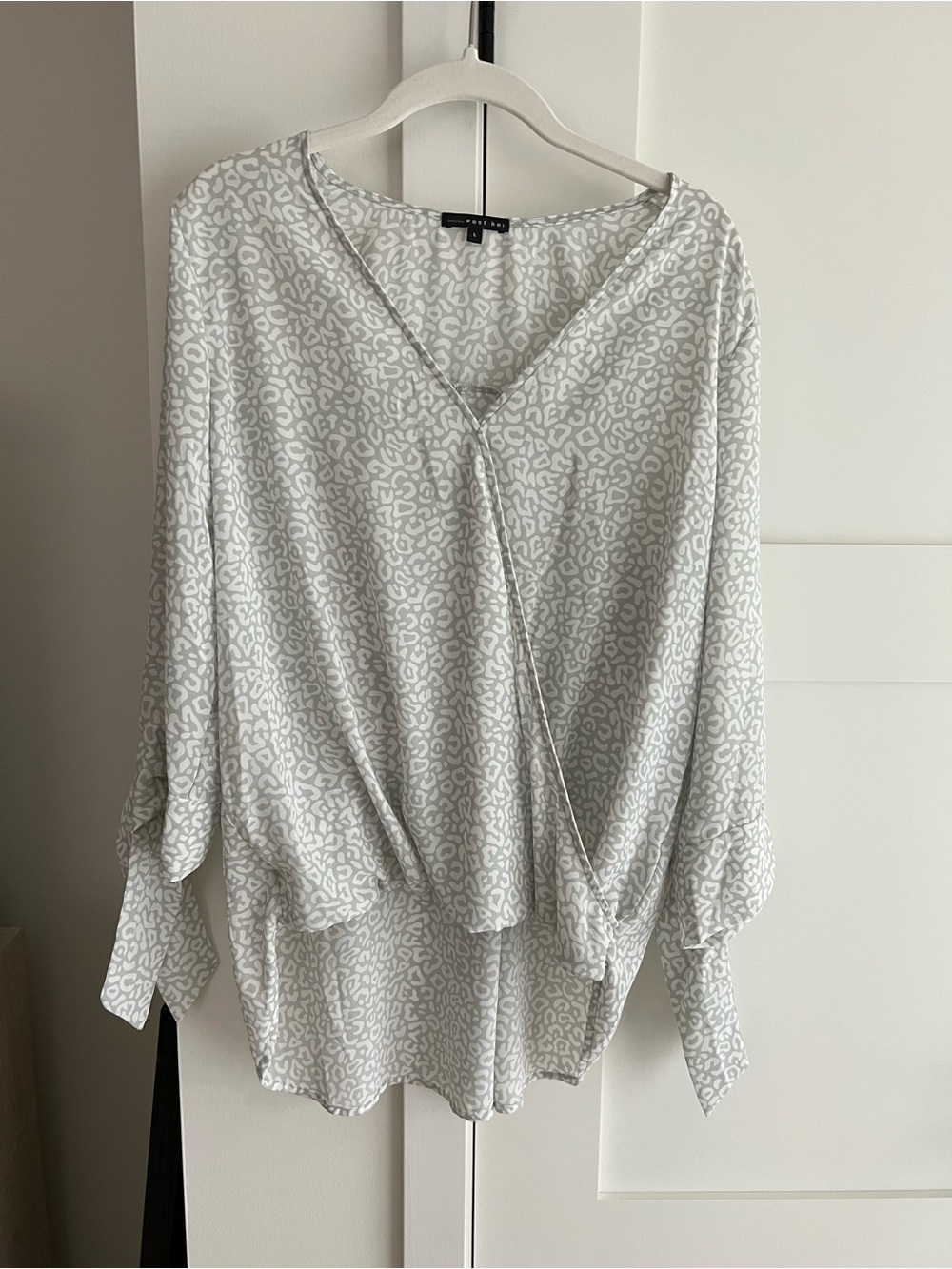 West Kei Light Gray Printed V-Neck Tunic